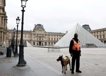 Louvre’da çalınan mücevherlerin değeri 102 milyon dolar: Mücevherlerden umut kesildi