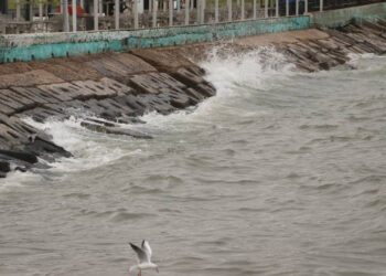 Marmara'da Deniz Ulaşımına Poyraz Engeli