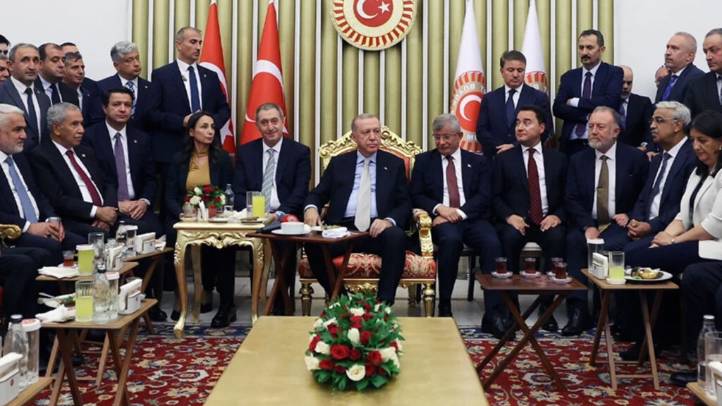 Meclis Açılışında En Çok Bu Fotoğraf Konuşulmuştu... Cumhurbaşkanı Erdoğan'dan İlk Yorum Geldi