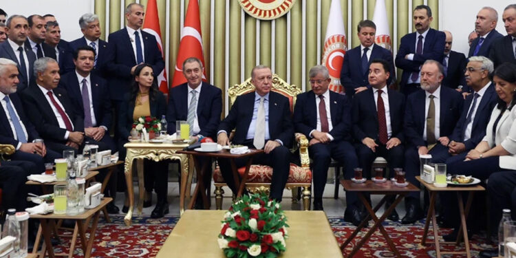 Meclis Açılışında En Çok Bu Fotoğraf Konuşulmuştu... Cumhurbaşkanı Erdoğan'dan İlk Yorum Geldi