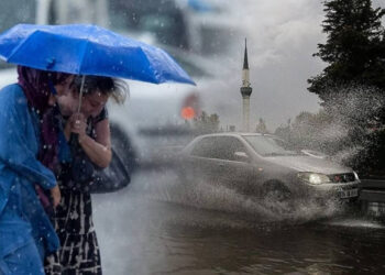Meteoroloji'den İki Bölgede Sağanak Alarmı! İstanbul da Listede
