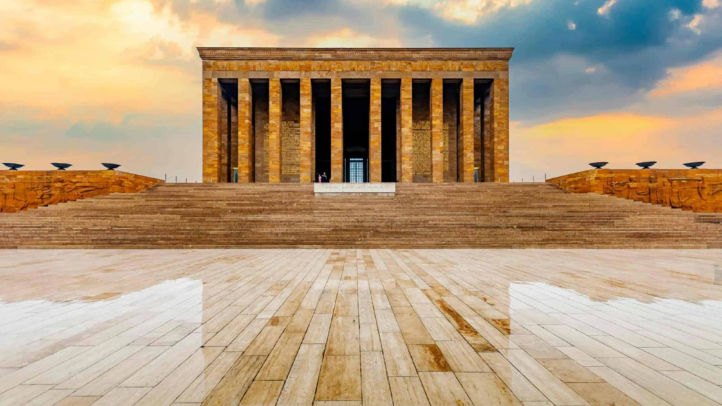 Millî değerlere saygısızlık yapılmaya devam ediliyor!