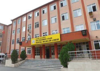 Okulumuzun iktidarın ve çetelerin arka bahçesi olmasına izin vermeyeceğiz!