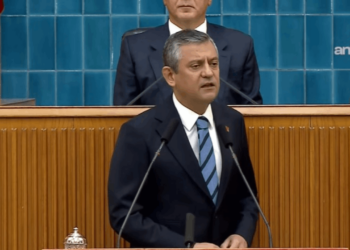 Özgür Özel CHP Grup Toplantısında Konuşuyor: 'Bizimle Siyasi Rekabet Edemeyenler Saldırıları Büyüttüler'