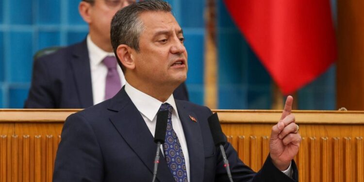 Özgür Özel: Muhalefete sınır çizilemez