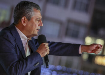 Özgür Özel'den Kurultay Davası Kararına İlk Yorum