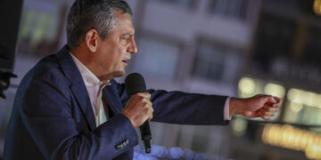 Özgür Özel'den Kurultay Davası Kararına İlk Yorum