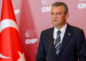 Özgür Özel'den Muhalefet Liderlerine Destek Telefonu: 'Onlara Haksızlık Yapıldı'