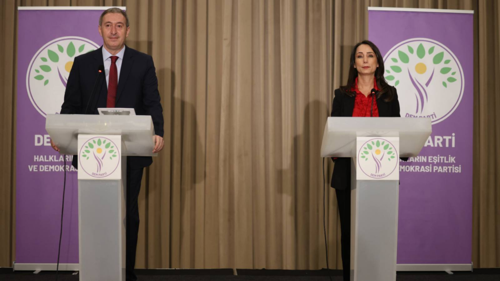 PKK'nın Türkiye'den çekilme kararından sonra DEM Parti'den ilk açıklama