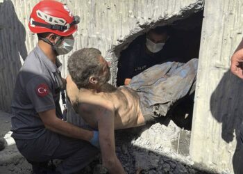 Pasaportunu kaybettiği için sokakta yaşamaya başlamış!