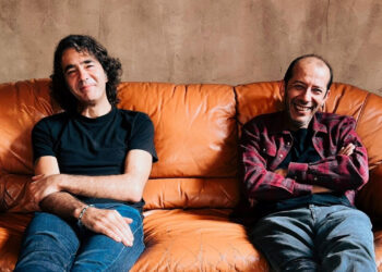 Radyo Modart Sunar: Rashit, Robin ve Mordi Roxy'de Punk Ateşi Yakıyor