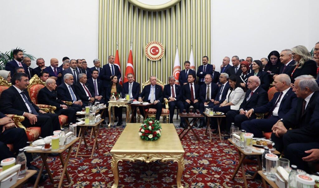 Resepsiyondaki fotoğrafla ilgili çarpıcı ‘ittifak’ yorumu