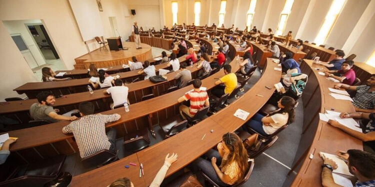 Sayıştay'dan Çarpıcı 'Üniversite' Raporu: Ders Vermeyen Hocalar Maaş Alıyor