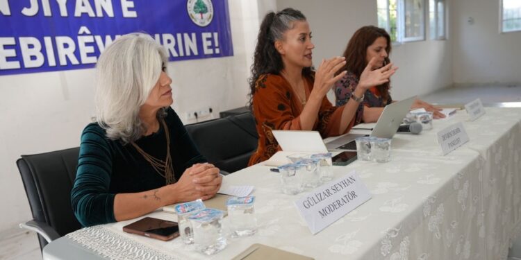 Şemrex'te kadın şöleni panelle başladı