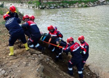 Sera Gölü'nde gerçeği aratmayan kurtarma tatbikatı
