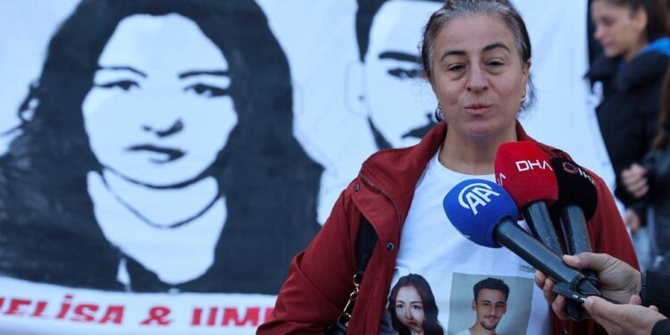 Sivas'ta iki kardeşi evlerinde bıçaklayarak öldüren sanığa, 2 kez ağırlaştırılmış müebbet hapis cezası