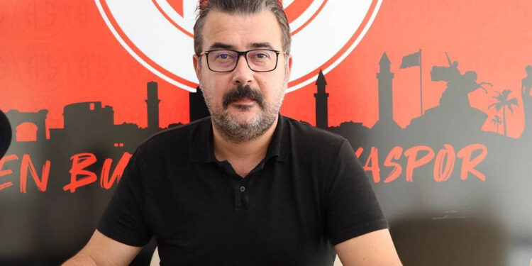 Son Dakika! Antalyaspor'un Eski Başkanı Gözaltına Alındı