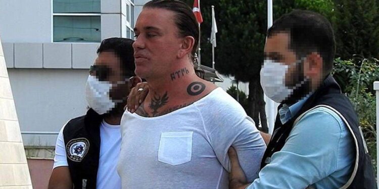 Suç örgütü lideri Necati Coşkun Arabacı, Ayhan Bora Kaplan'ın oğlunun sünnetinde kirvelik yapmış