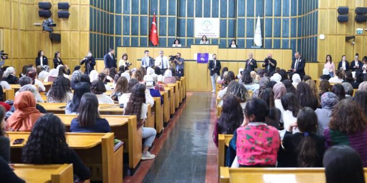 TBMM'de Abdullah Öcalan lehine slogan atanlar hakkında suç duyurusu