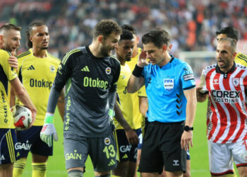 Tarık Çetin Kalesinde Devleşti! Fenerbahçe, Puan Farkını Kapatma Fırsatını Tepti