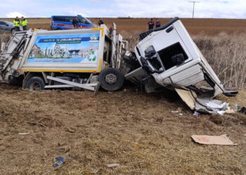 Tekirdağ'da Çöp Kamyonu Devrildi: 3 İşçi Yaralandı
