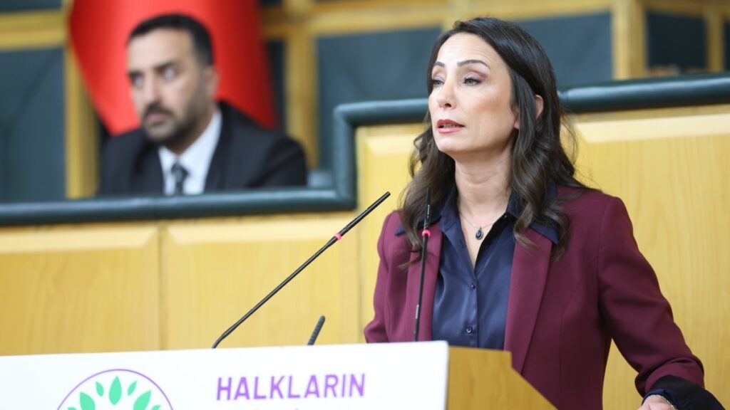 Tülay Hatimoğulları: Sürecin ritmi düştükçe savaştan yana olanların cesareti artıyor