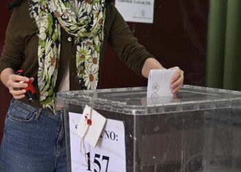 Türkiye'deki anketlerinde AKP'yi önde gösteren şirket Kıbrıs'ta yanıldı: Erhürman tarihi farkla kazandı