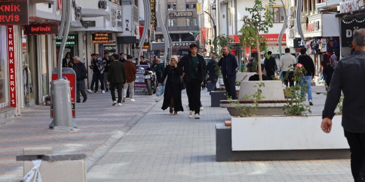 Van’da 2 yılda 700 esnaf kepenk indirdi