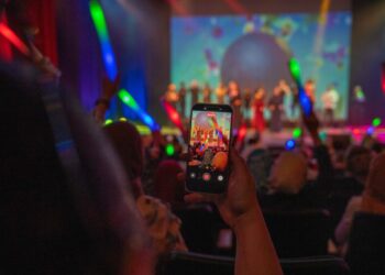 “Vuslatın Ardından” Turnesi Houston’da: ‘O aramızda gibi hizmet ediyoruz’