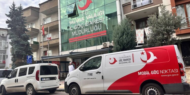 Yalova İl Göç İdaresi Müdürlüğü’ne "rüşvet" operasyonu: 9 şüpheli adliyede!