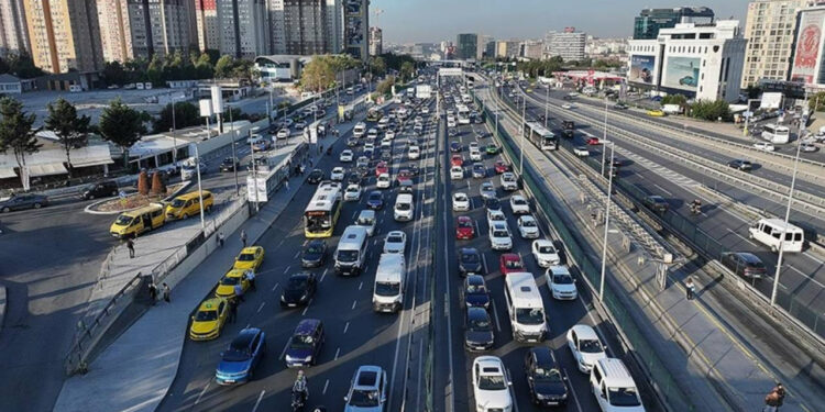 Yollarda Yaşlı Araç Alarmı: 6 Milyon Otomobil Tehlike Saçıyor