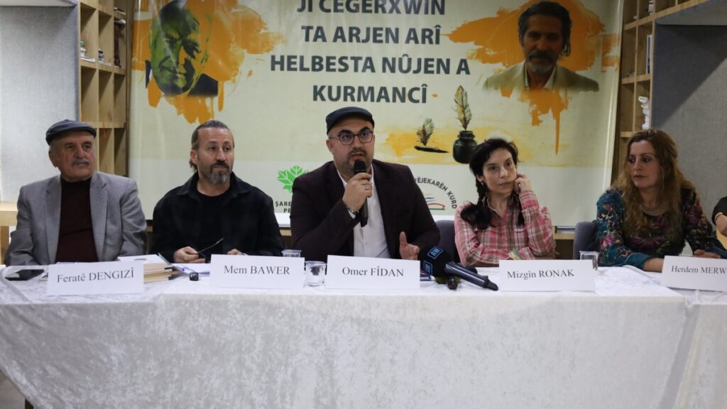 ‘Aç kalalım ama kültürsüz kalmayalım’