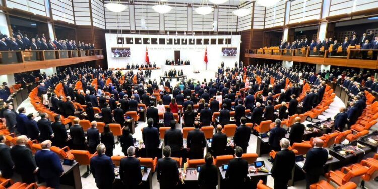 11'inci Yargı Paketinin meclise gelişi ertelendi