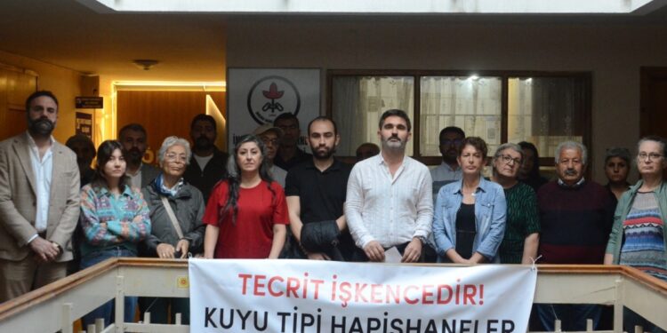 ‘Kuyu tipi hapishaneler kapatılsın’
