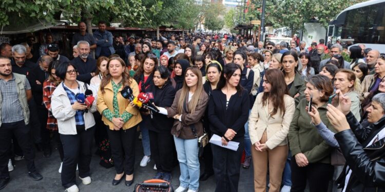 Kadınlara yönelik saldırı protesto edildi