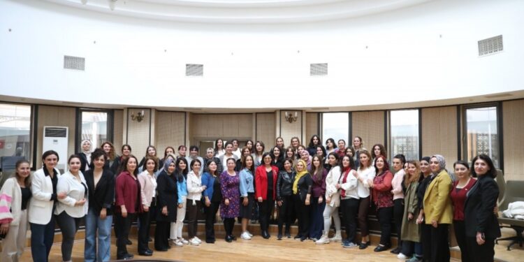 DEM Partili belediyelerden şiddete karşı tutum belgesi