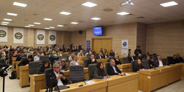 Amed’de ‘barış’ paneli: Yasal zemin kapsayıcı olmalı