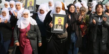 YPG’li Yıldız’ın taziyesine kitlesel ziyaret