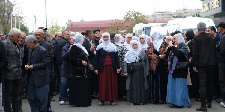 PKK’lilerin taziyesine ziyaret: Demokratik barış istiyoruz