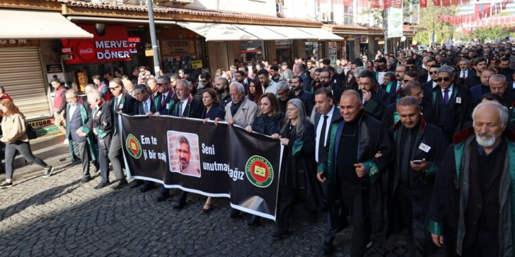 Tahir Elçi katledildiği yerde anıldı: Mücadelesini sürdüreceğiz