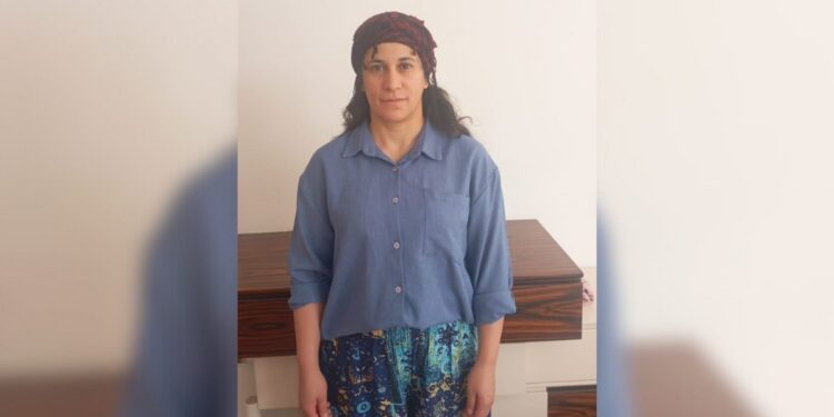 Gardiyanlar eşarbın bağlanışını beğenmedi görüşü engelledi