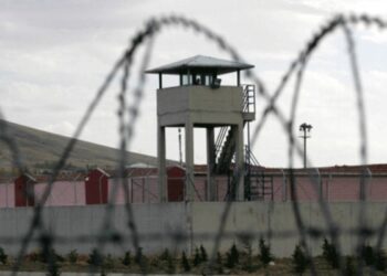 Tutsaklardan Hüseyin Aykol’a: Devrimciler pes etmez