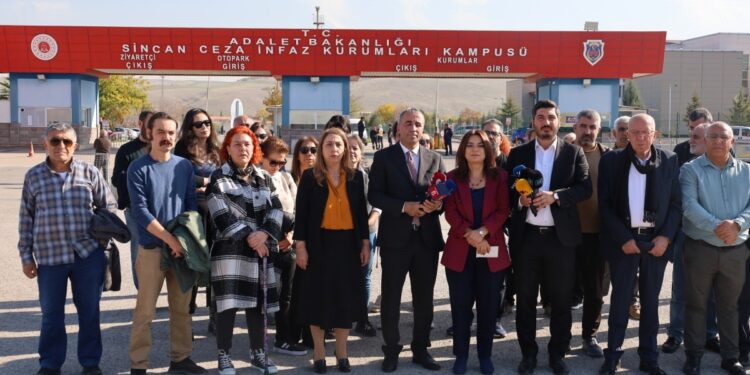 DEM Parti Sincan Cezaevi önünde: İktidar sürece uygun davransın