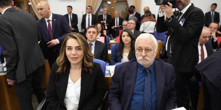 ‘Kamu görevlileri tarafından uyuşturucu dağıtımı yapılıyor’