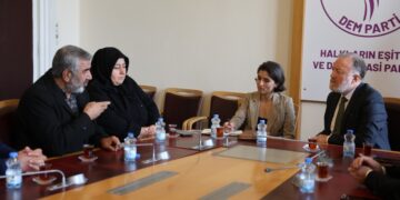 Rojin Kabaiş’in ailesinden DEM Parti’ye ziyaret