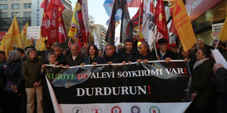 Suriye’deki Alevi katliamı protesto edildi