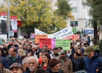 Dêrsim’de miting öncesi kitlesel yürüyüş
