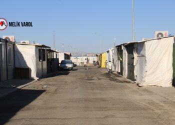 Semsûr’da depremzedeler oldukları yerde!