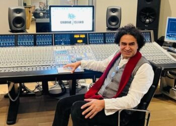 Kürt müzisyen Hakan Akay’a havaalanında gözaltı