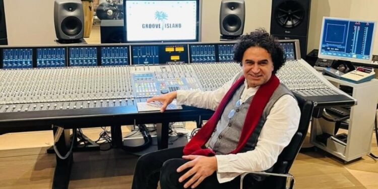 Kürt müzisyen Hakan Akay’a havaalanında gözaltı